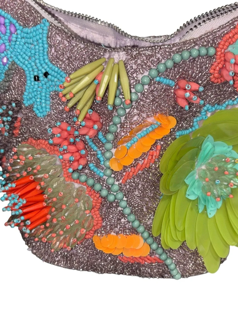 VIRAL hancrafted beaded bag